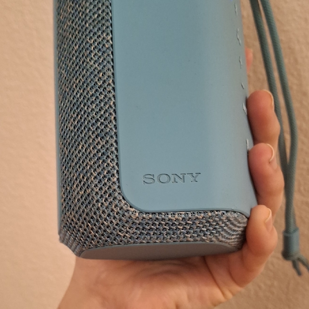 Sony Blue Portable Speaker with Minimalist Design - Picture 2 of 10